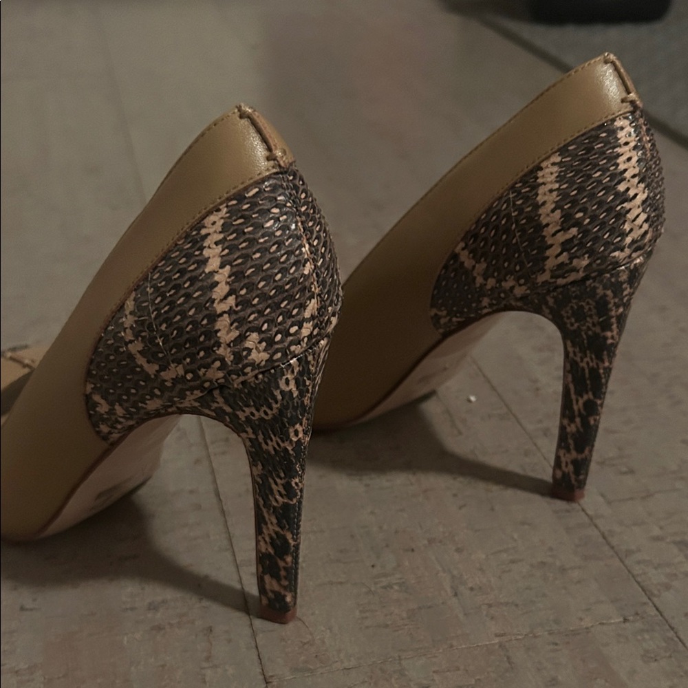 Reiss Caprice light tan watersnake snakeskin trim - Picture 4 of 4